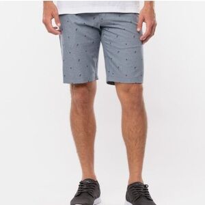Travis Mathew Men's golf Gray Patterned Shorts size 32
